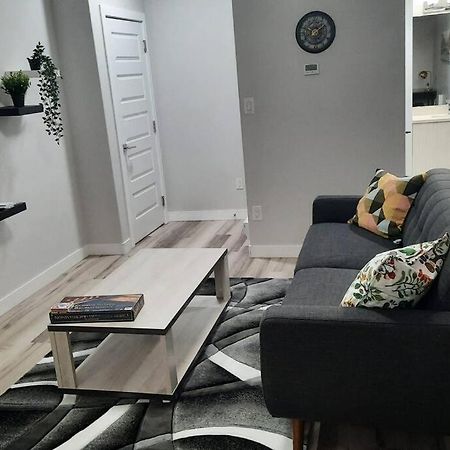 Carsonway Basement Suite Edmonton Exteriör bild